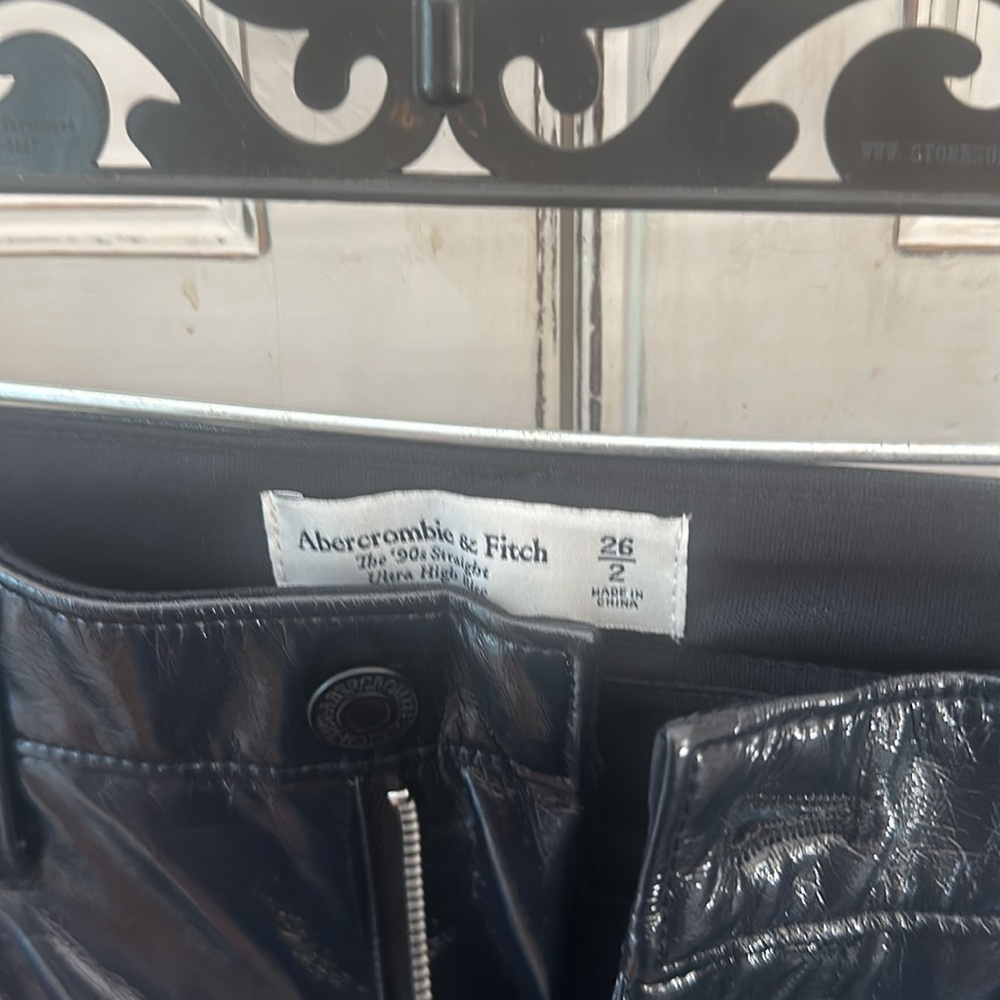 Abercrombie 90's straight vegan leather pants - Picture 7 of 7